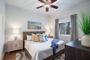 3 slaapkamers, een strijkplank/strijkijzer, reisbedje, gratis wifi