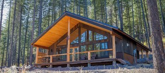 Woodlands Nest - modern cabin in the woods