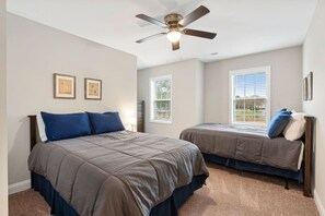 3 bedrooms, iron/ironing board, free WiFi, bed sheets