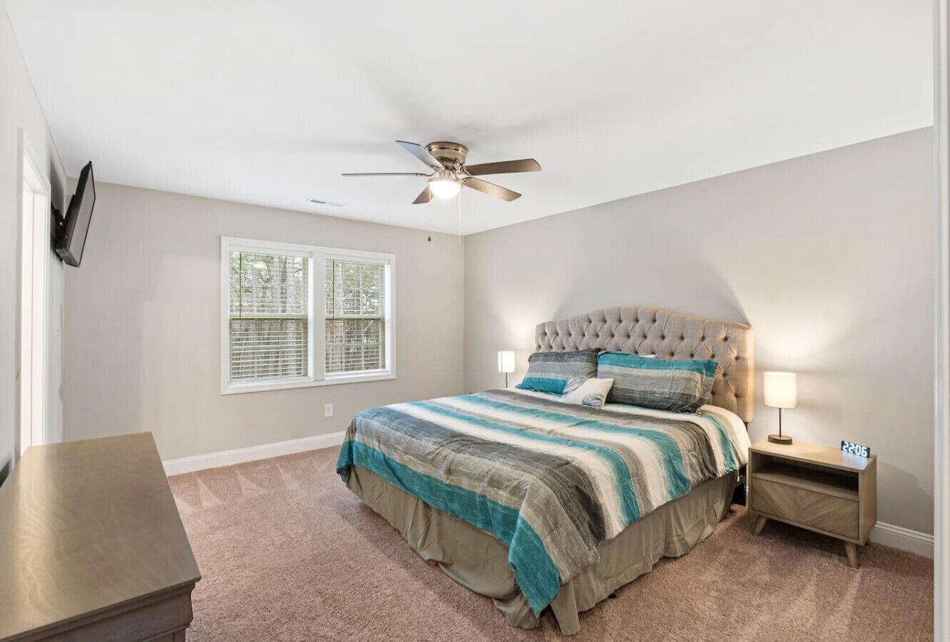 3 bedrooms, iron/ironing board, free WiFi, bed sheets