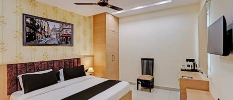 Deluxe Double Room, City View | 1 bedroom, Egyptian cotton sheets, premium bedding, down duvets