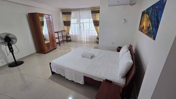 Room, 1 Bedroom, Accessible, Smoking | 1 bedroom