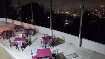 Room, 1 Bedroom, Accessible, Smoking | Lounge