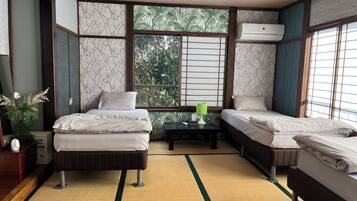 1 bedroom, laptop workspace