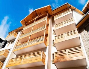 Exterior - Arya Living Stone Residence (Vars)