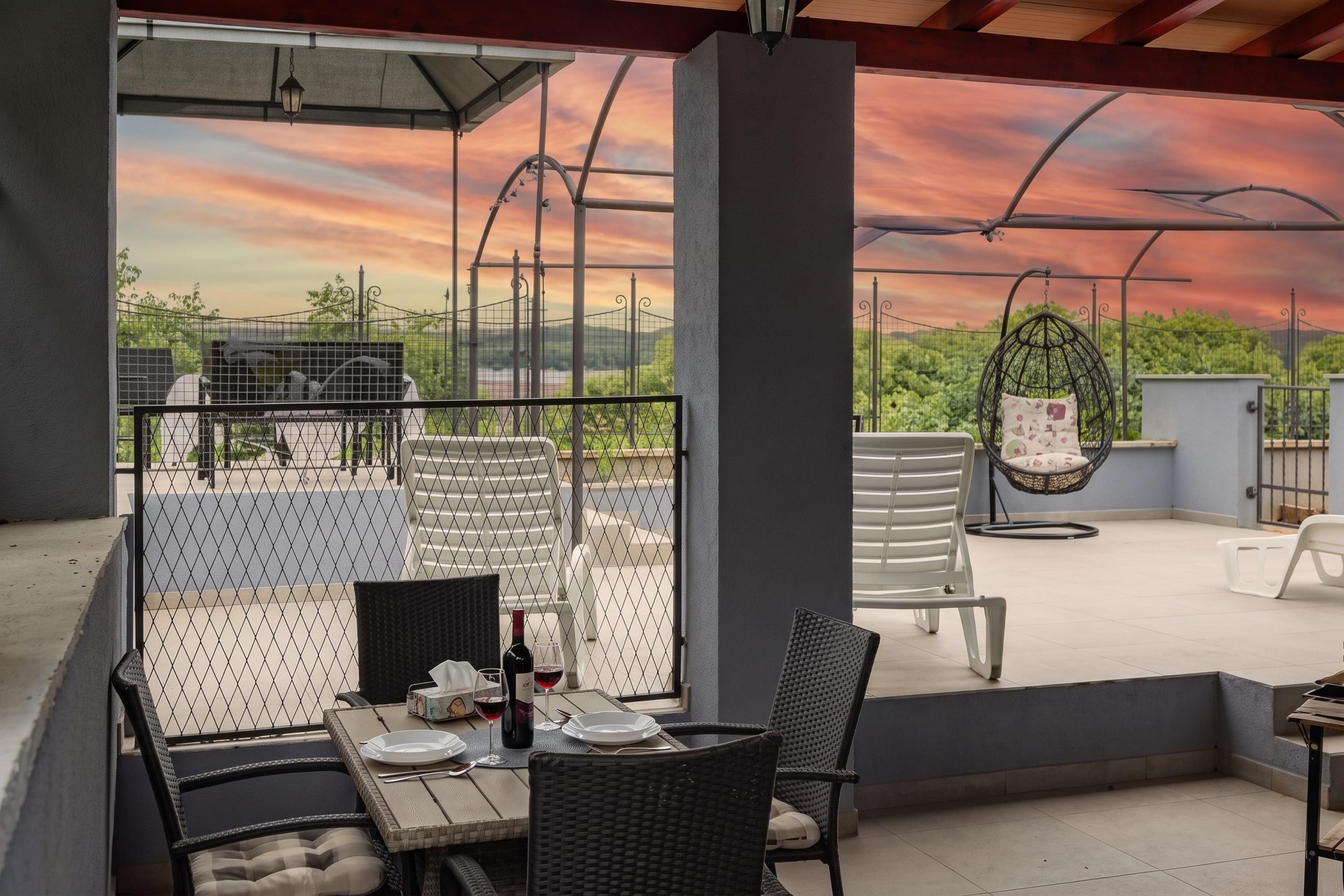 Standard Apartment, 2 Bedrooms, Microwave (Apt Alice - Lovely Terrace & Garage) | Outdoor dining