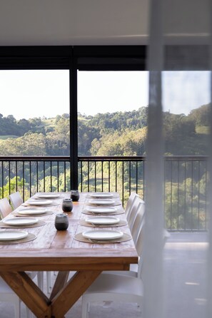 Dining - Luxe Hinterland Retreat (Montville)