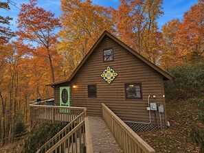 Exterior - Cabin, Hot Tub, Forest View, Close to Town (West Jefferson)