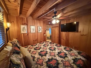 2 室のベッドルーム、WiFi (無料)、ベッドシーツ