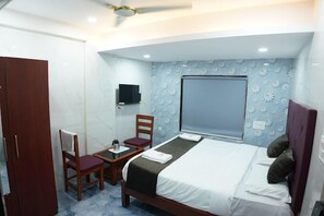 Deluxe Double Room | Soundproofing, free WiFi - Akshayaa Grand  (Visakhapatnam)