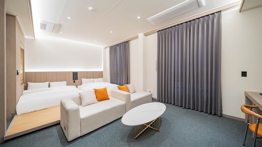Hound Hotel DaeGu
