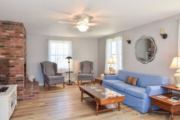 Télévision, cheminée