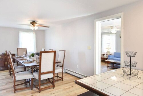 4-min to Beach | Outdoor Shower | Pet Friendly ☀️ 🏖 🐶