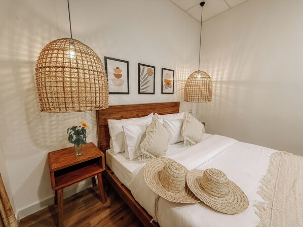 Romantic Villa, Garden View