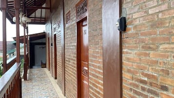 Lorong