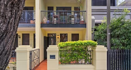 Spacious 2-Bed Townhouse with Garage & Patio