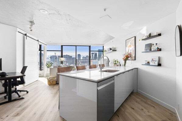 Interior - Downtown Luxury Apartment with Amazing City Views! (Vancouver)