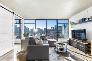 Smart TV - Downtown Luxury Apartment with Amazing City Views! (Vancouver)