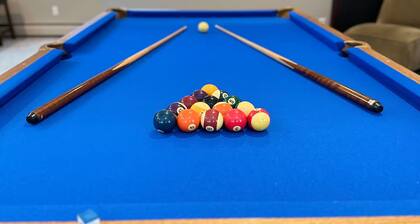 Waterfront Oasis~Pool Table~Deck~Dock~Garage