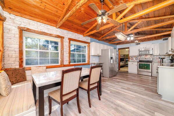 Basic House, Patio | Private kitchen | Full-sized fridge, microwave, oven, stovetop