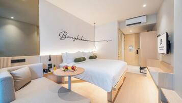 Studio, parkutsikt | Safe på rommet, barnesenger (inkludert), wi-fi (inkludert) og sengetøy