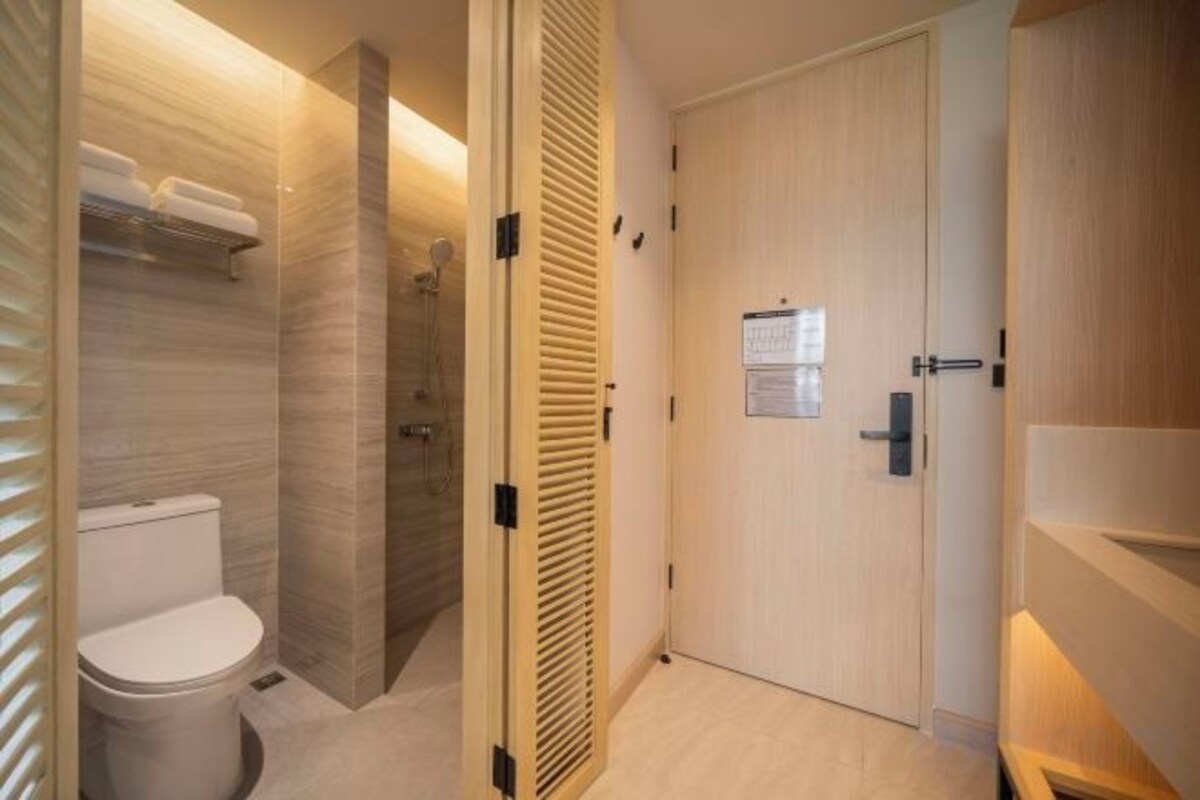 Salle de bain | Douche, articles de toilette (gratuits), séchoir à cheveux