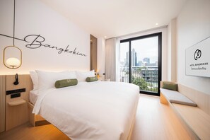 Family City View with Balcony | In-room safe, free cribs/infant beds, free WiFi, bed sheets - Hotel Bangkokian (Bangkok)