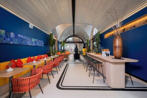 Lobby sitting area - Hotel Bangkokian (Bangkok)