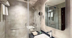 Deluxe Room, 2 Single Beds, Non Smoking (Shower Only) | Bathroom | Free toiletries, hair dryer, bathrobes, slippers