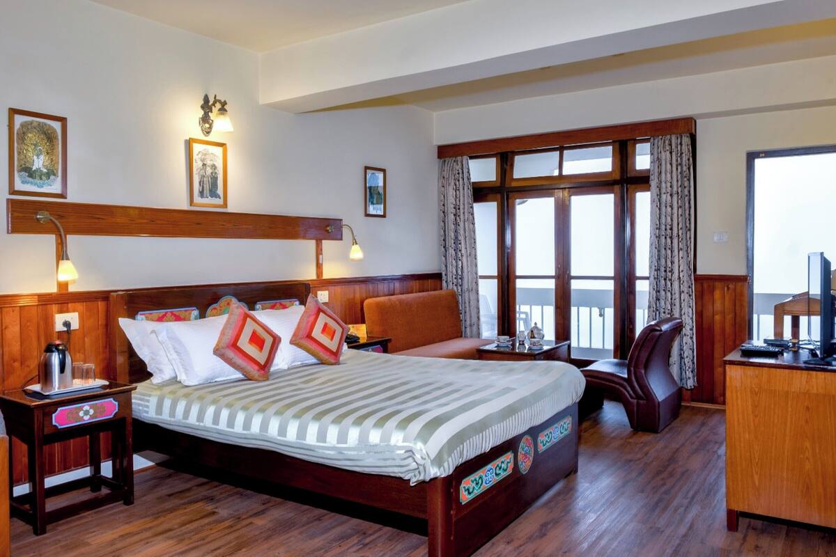 Royal-Zimmer | Schreibtisch, kostenloses WLAN, Bettwäsche