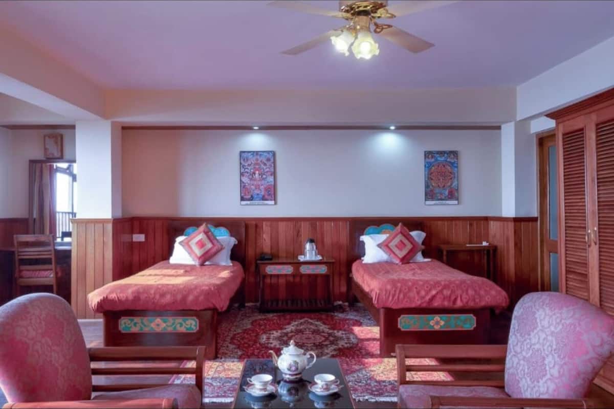 Luxury-Zimmer | Schreibtisch, kostenloses WLAN, Bettwäsche