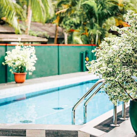 12 piscinas al aire libre