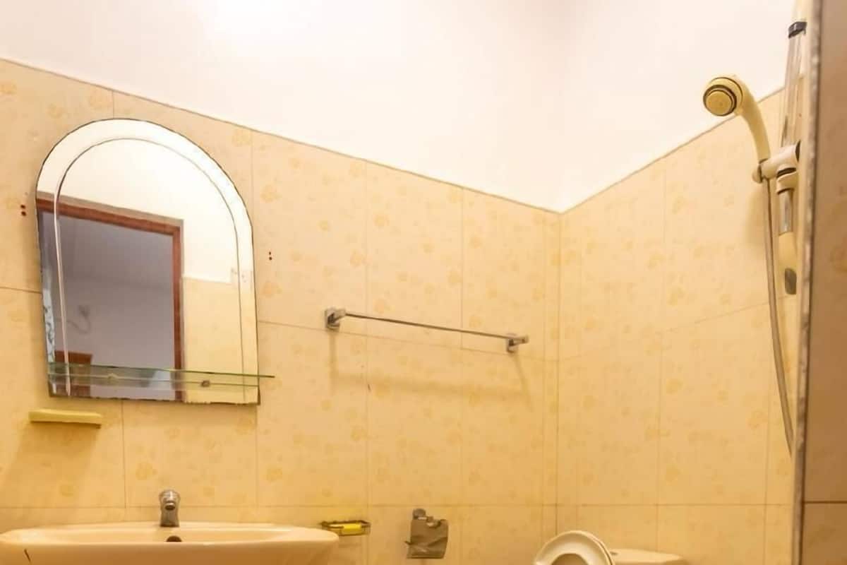 Doppia Deluxe, balcone, vista giardino | Bagno