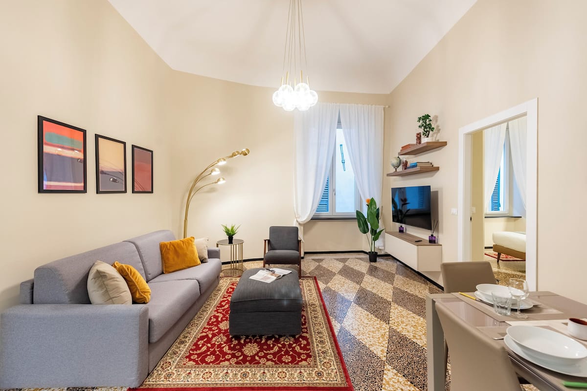 標準公寓, 多間臥室, 2 間浴室 (Lovely Flat In Genova Historic Center) | 客廳 | 21 吋平面電視連數碼電視頻道