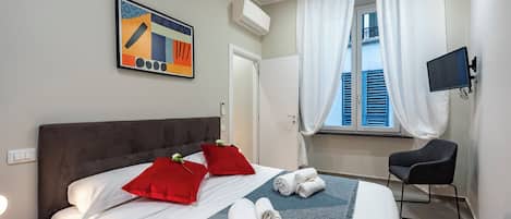 Standard Apartment, Multiple Bedrooms (Lovely Flat In Genova Historic Center) | 1 bedroom, iron/ironing board, free WiFi, bed sheets