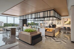 2 间餐厅，供应早餐