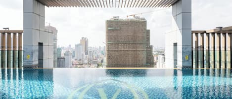 5 outdoor pools