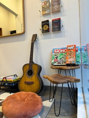 المنشأة من الداخل