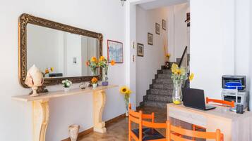 Rom, 1 soverom, røyk, terrasse | Oppholdsrom