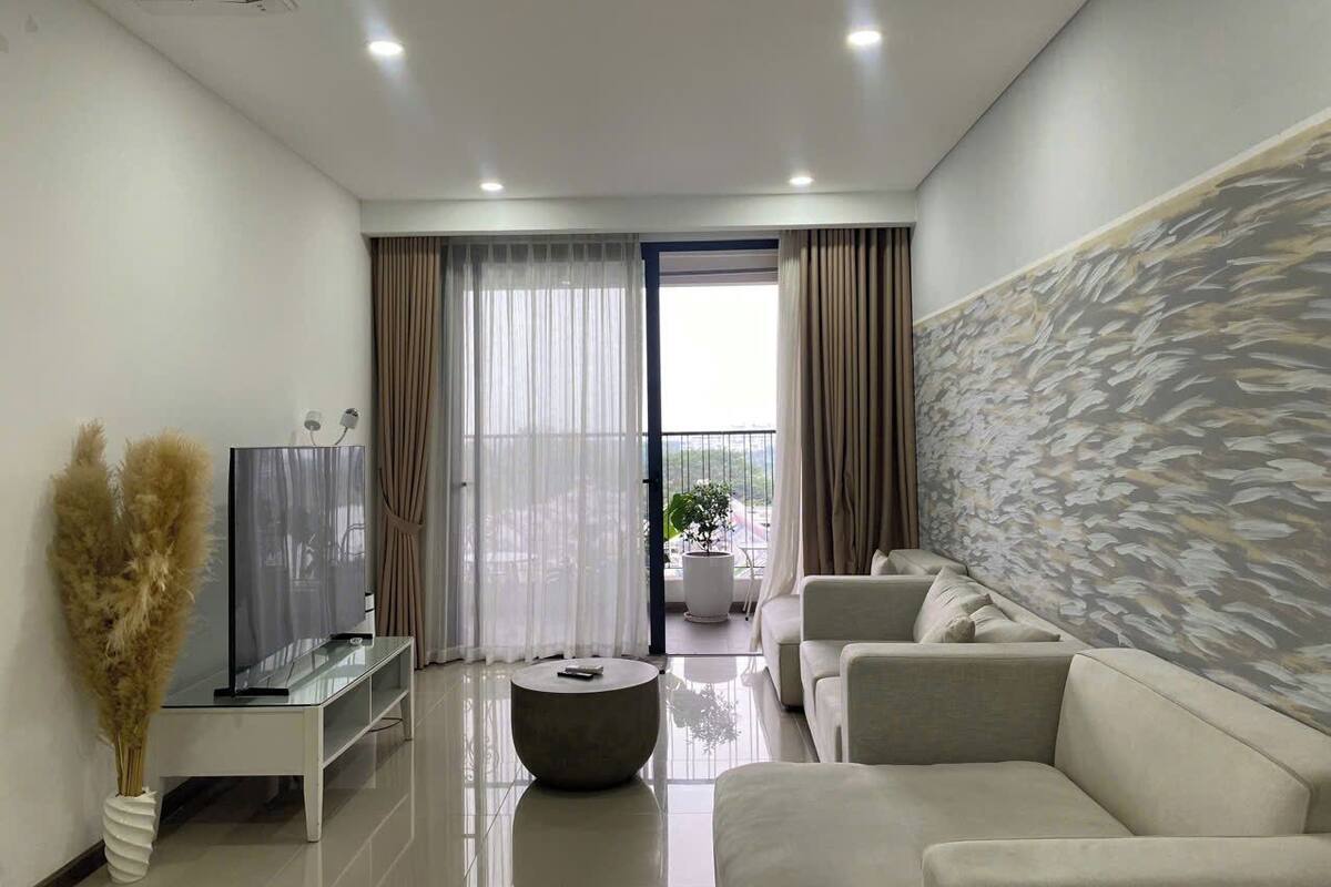 Deluxe Apartment, 4 Bedrooms, City View | Living area