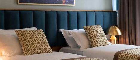 Superior kamer, 1 twee- of 2 eenpersoonsbedden, uitzicht op de stad | 1 slaapkamer, een minibar, geluiddichte muren