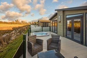 2 bedrooms - Host Stay Whistler Deluxe Lodge (Hexham)