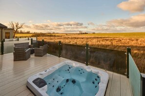 2 bedrooms - Host Stay Whistler Deluxe Lodge (Hexham)
