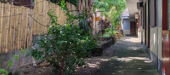 Paradise English Dormitory, Boracay
Backpackers-Digital Nomads-budget travelers