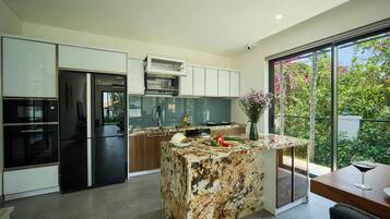 Fridge, microwave, oven, stovetop