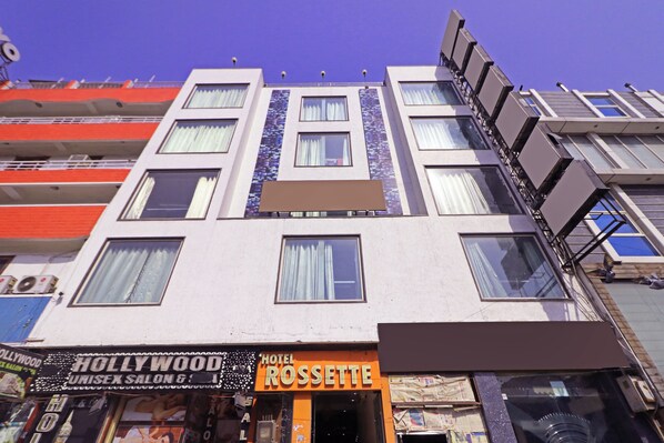 Building design - Hotel Rossette (New Delhi)