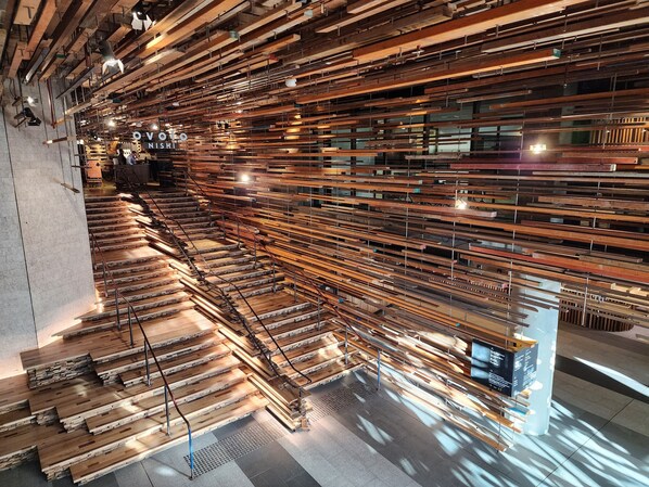 المنشأة من الداخل