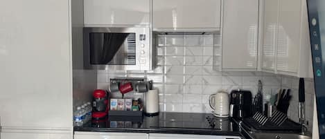 Apartment | Private kitchen | Fridge, microwave, oven, stovetop