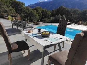 Outdoor pool, a heated pool - La Villa Des Baronnies facing Mont Ventoux, 10 people (Mollans-sur-Ouvèze)