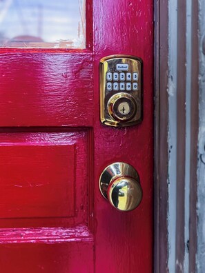 Exterior detail - Heights House - 93 Walkscore~Halloween~Grill (Salem)
